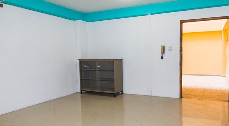 VENTA DE OFICINA 2° PISO EN AV. BALTA - CENTRO DE CHICLAYO